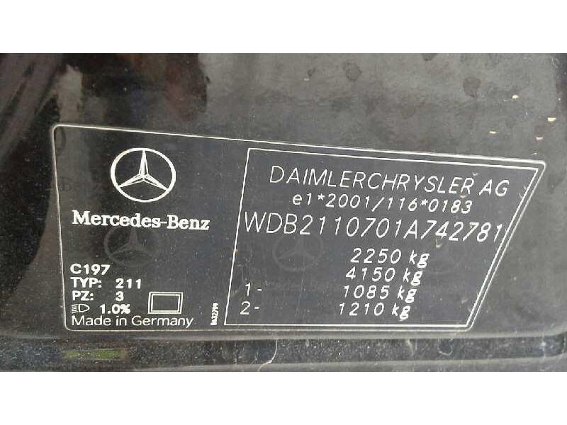 mercedes-benz clase e (w211) berlina del año 2004