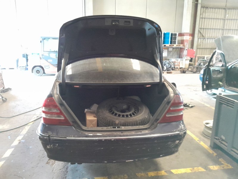 mercedes-benz clase c (w203) del año 2004