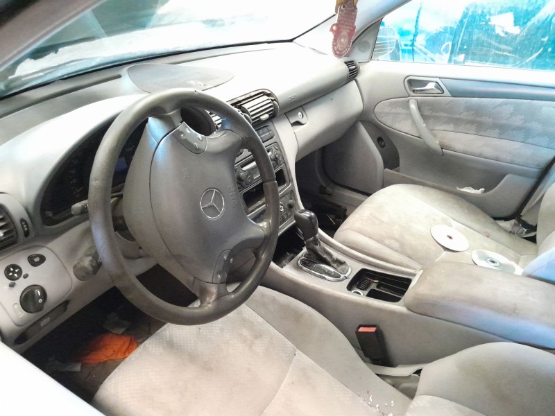mercedes-benz clase c (w203) del año 2004