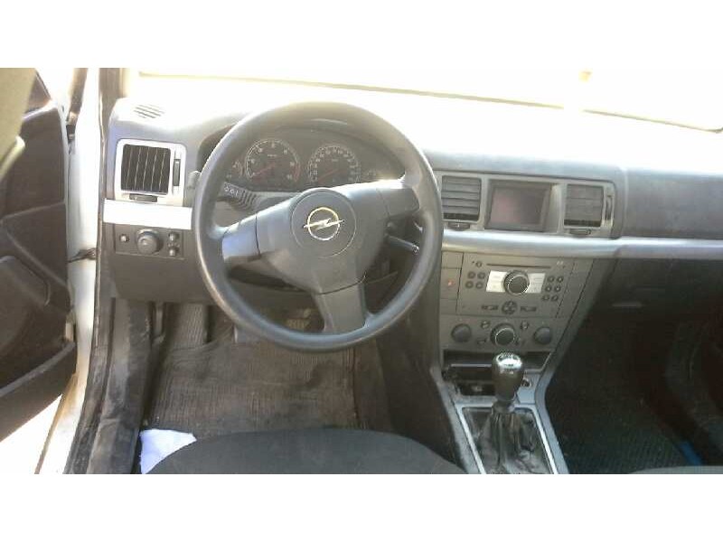 opel vectra c berlina del año 2005
