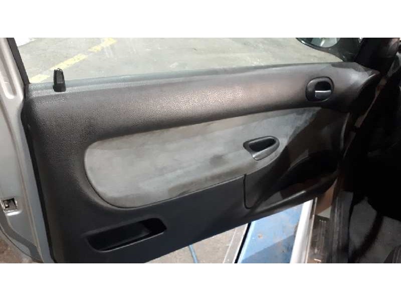 peugeot 206 berlina del año 2003