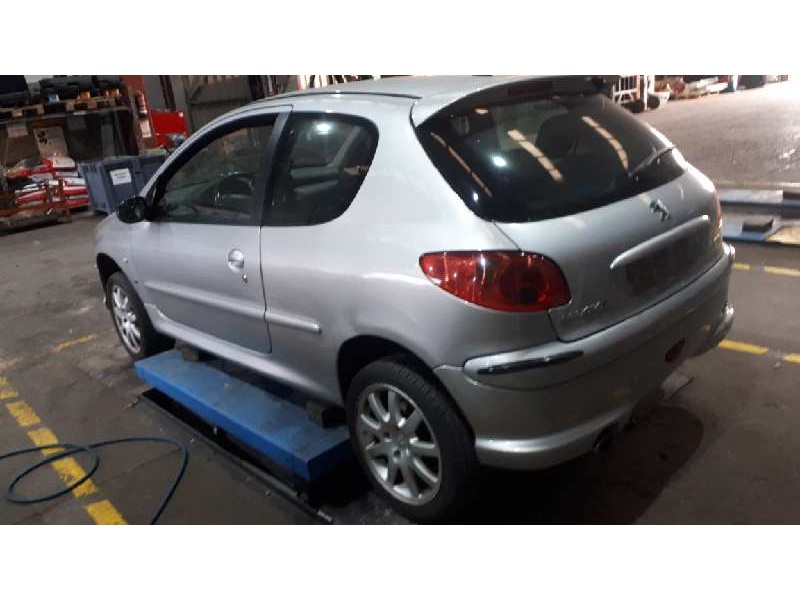 peugeot 206 berlina del año 2003