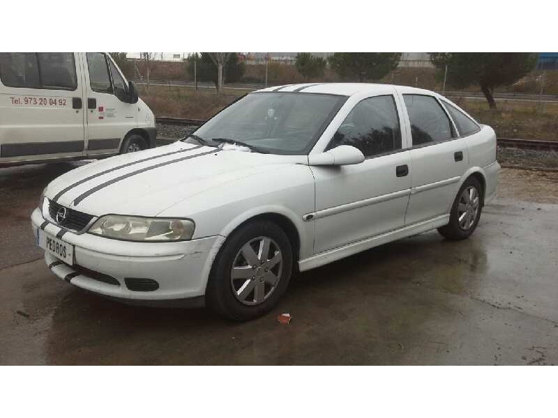 opel vectra b berlina del año 1999