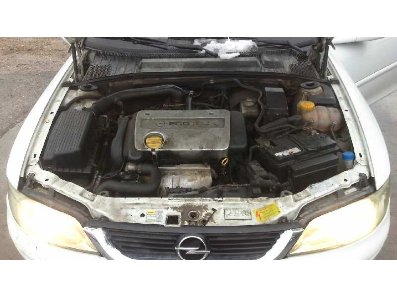 opel vectra b berlina del año 1999