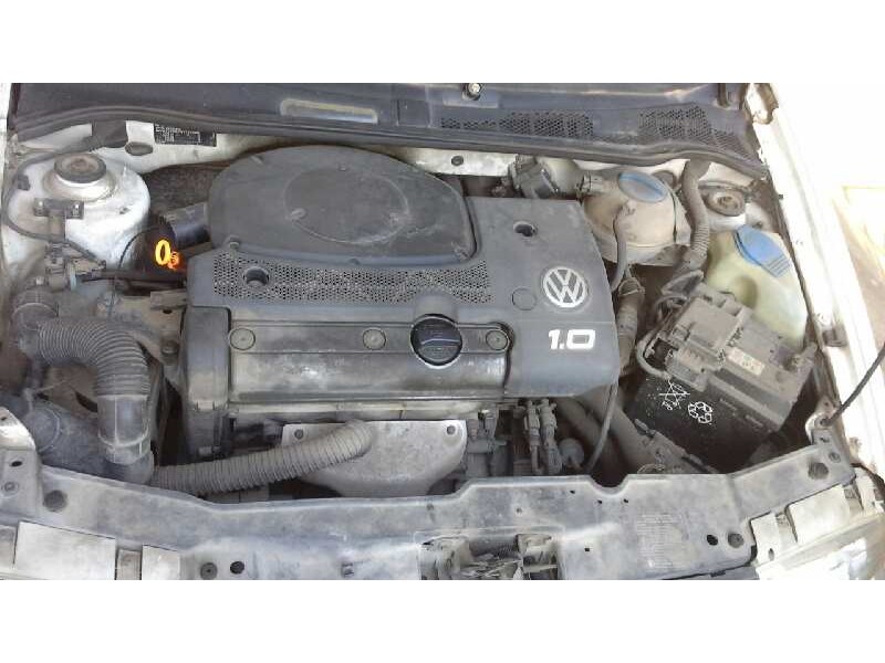 volkswagen polo berlina (6n1) del año 1997