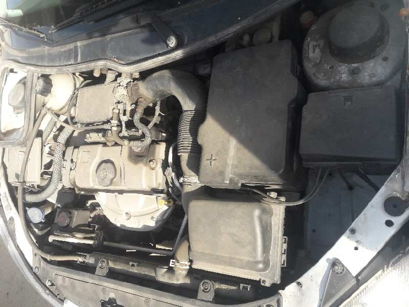 peugeot 206 berlina del año 2000