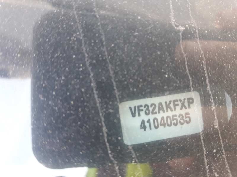 peugeot 206 berlina del año 2000