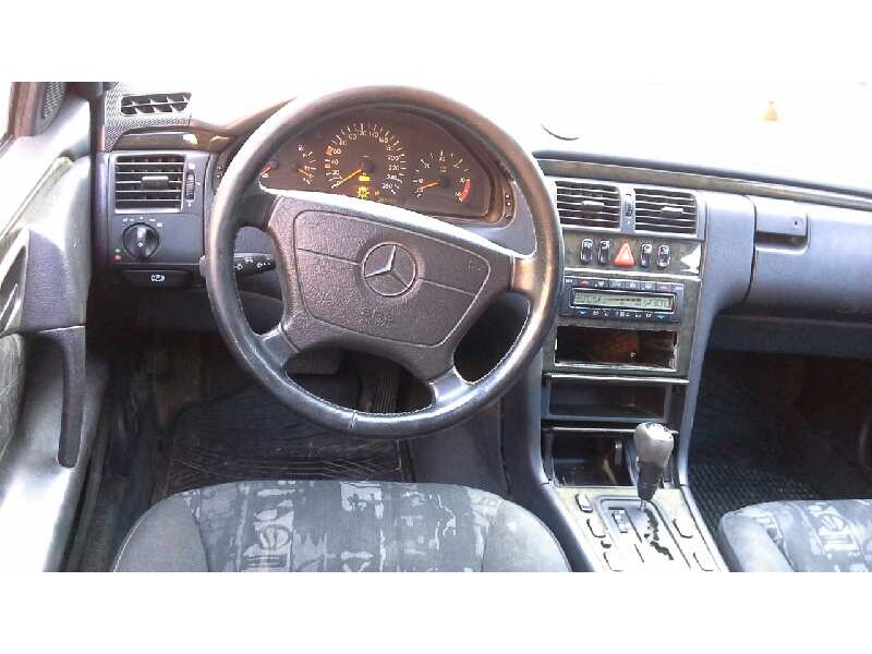 mercedes-benz clase e (w210) berlina diesel del año 1998