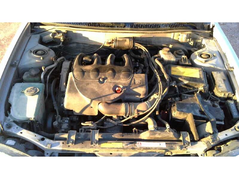 toyota corolla (e11) del año 2000