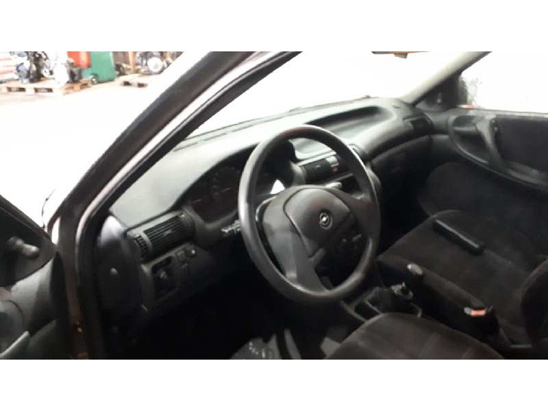 opel astra f berlina del año 1993