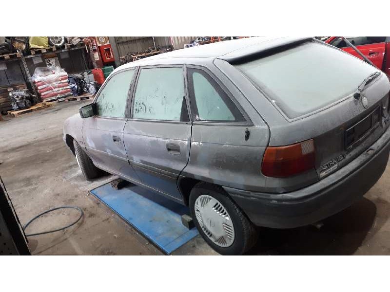 opel astra f berlina del año 1993