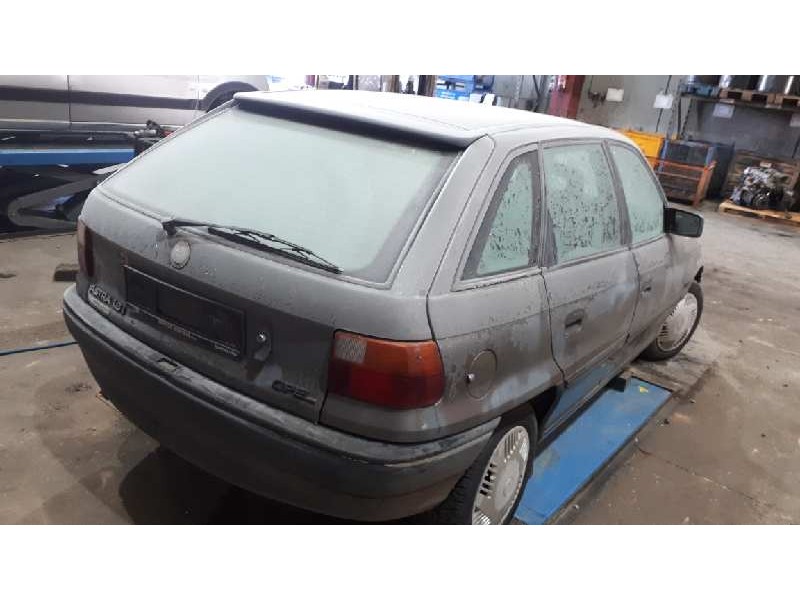 opel astra f berlina del año 1993