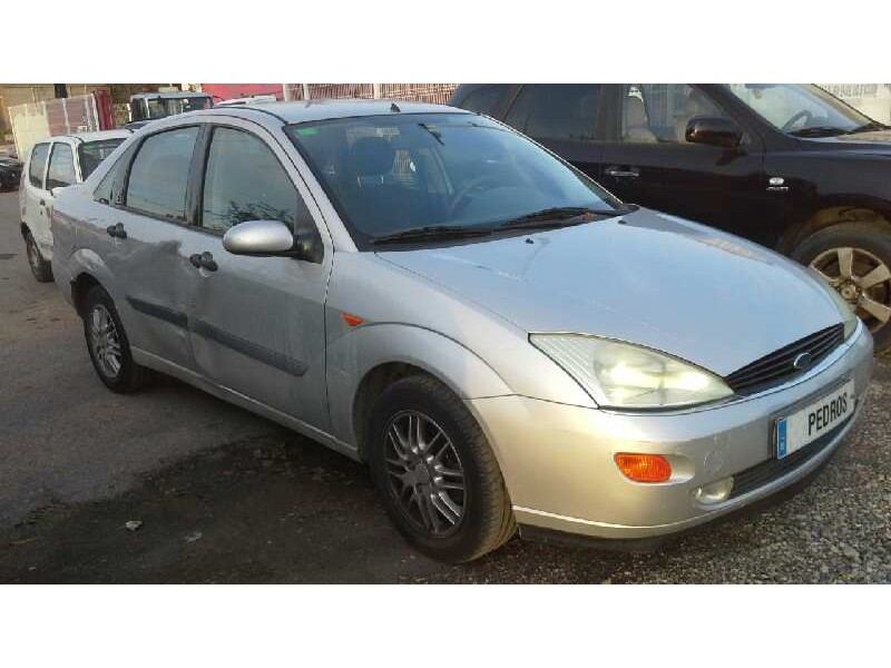 ford focus berlina (cak) del año 2000