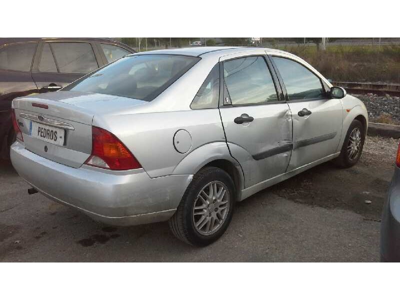 ford focus berlina (cak) del año 2000