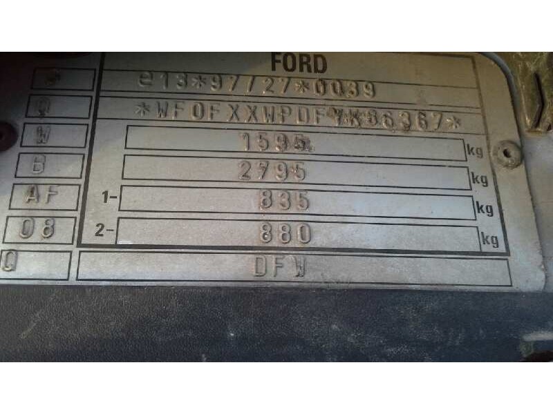 ford focus berlina (cak) del año 2000