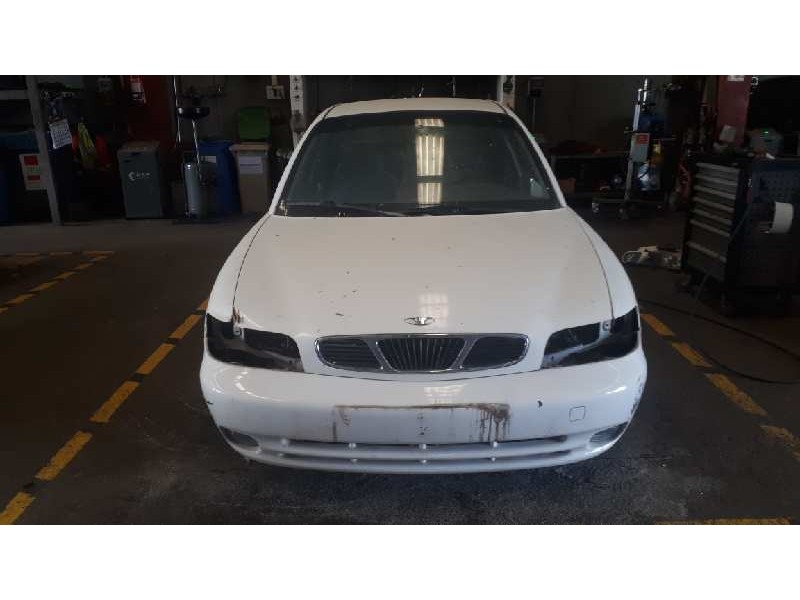 daewoo nubira berlina del año 1999