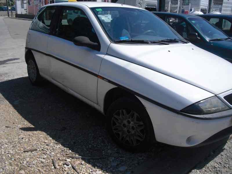 lancia lancia y del año 1999
