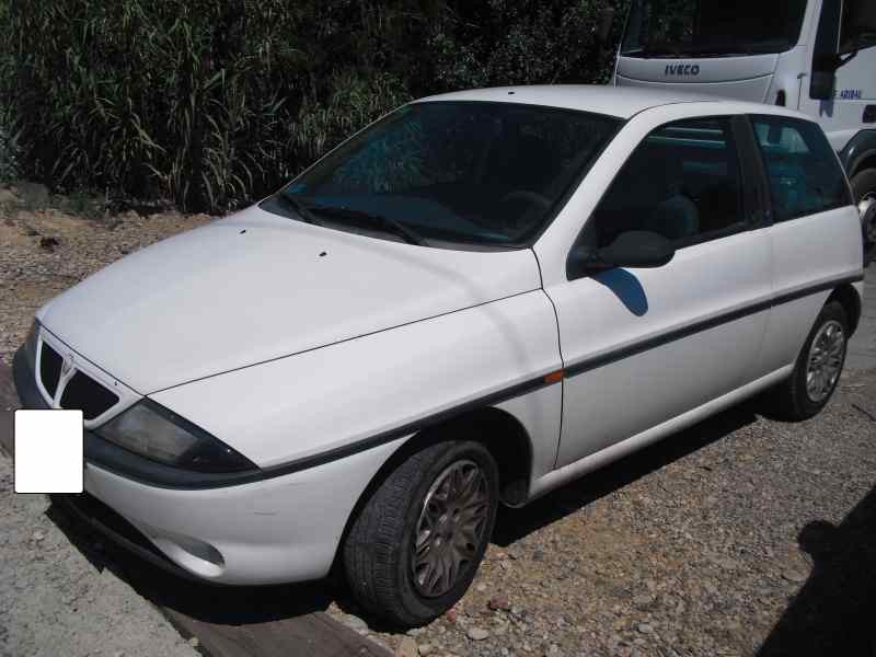 lancia lancia y del año 1999