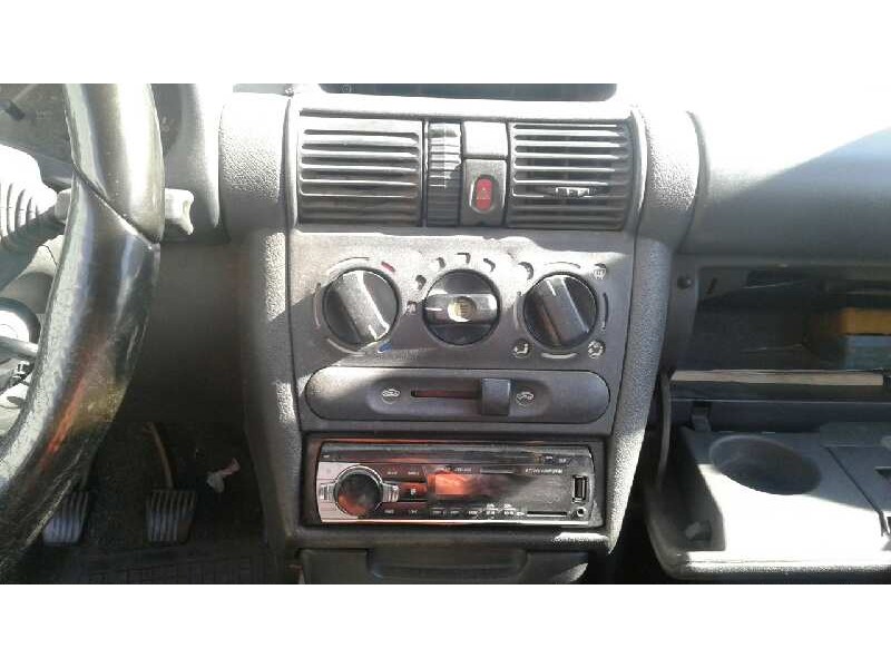 opel corsa b del año 1995