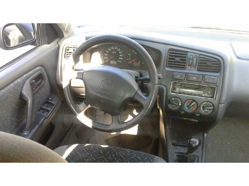 nissan primera berlina (p11) del año 1998