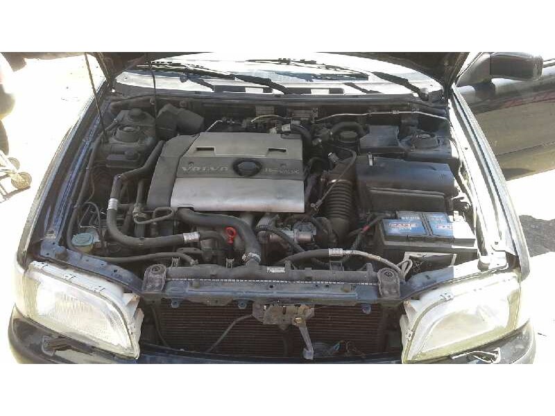 volvo v40 familiar del año 1996