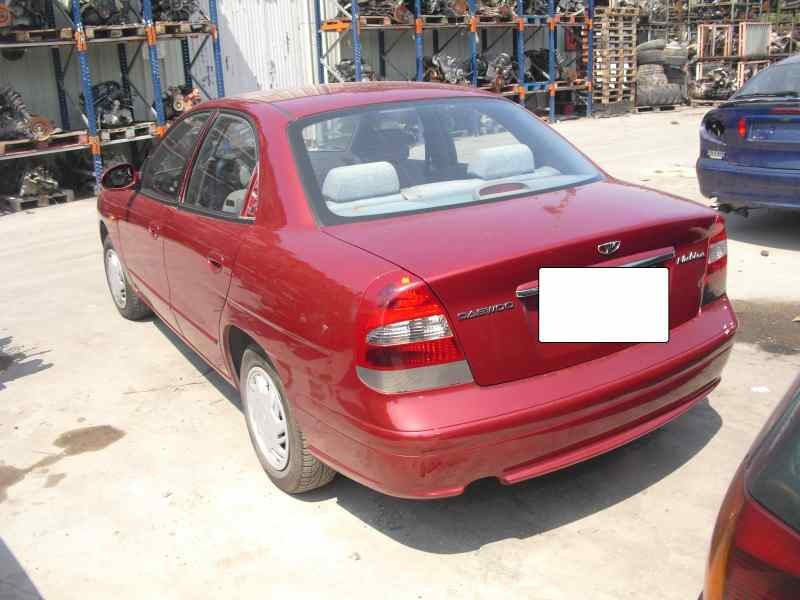 daewoo nubira berlina del año 1999