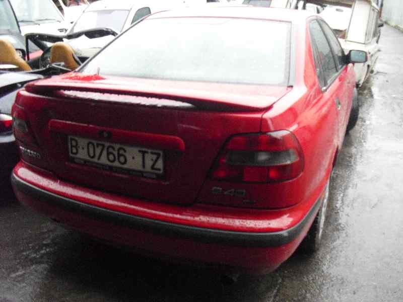 volvo s40 berlina del año 1998