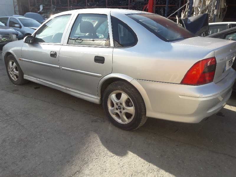 opel vectra b berlina del año 1999