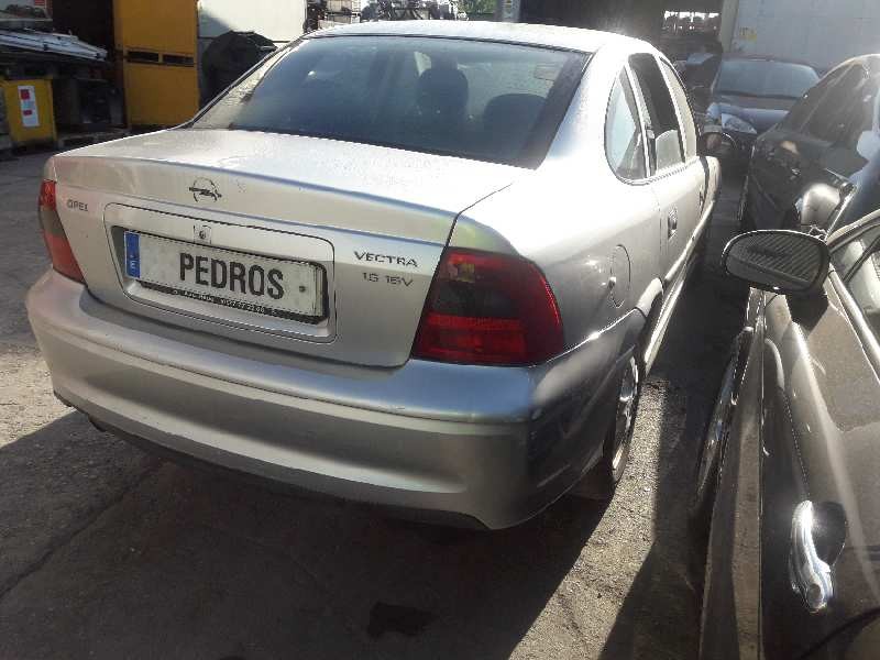opel vectra b berlina del año 1999