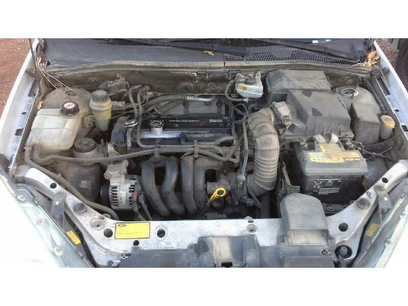 ford focus berlina (cak) del año 2000