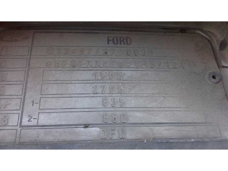 ford focus berlina (cak) del año 2000