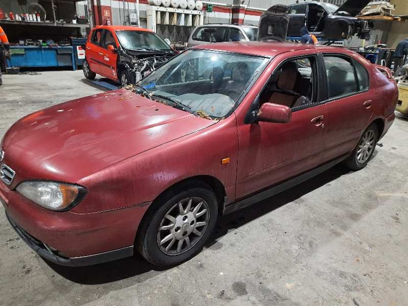 nissan primera berlina (p11) del año 1999