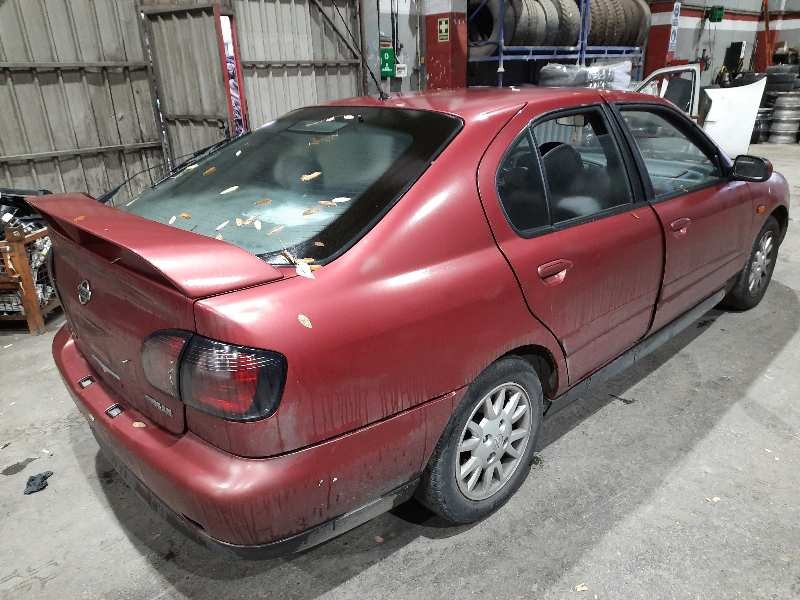 nissan primera berlina (p11) del año 1999