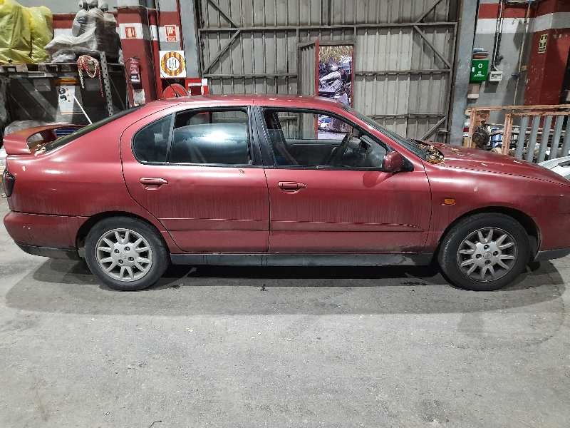 nissan primera berlina (p11) del año 1999