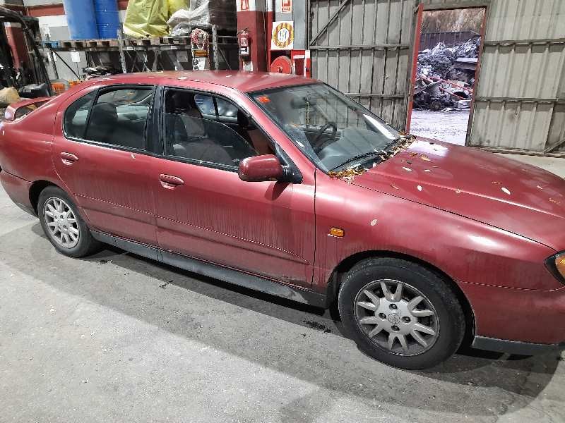 nissan primera berlina (p11) del año 1999