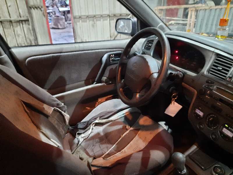 nissan primera berlina (p11) del año 1999