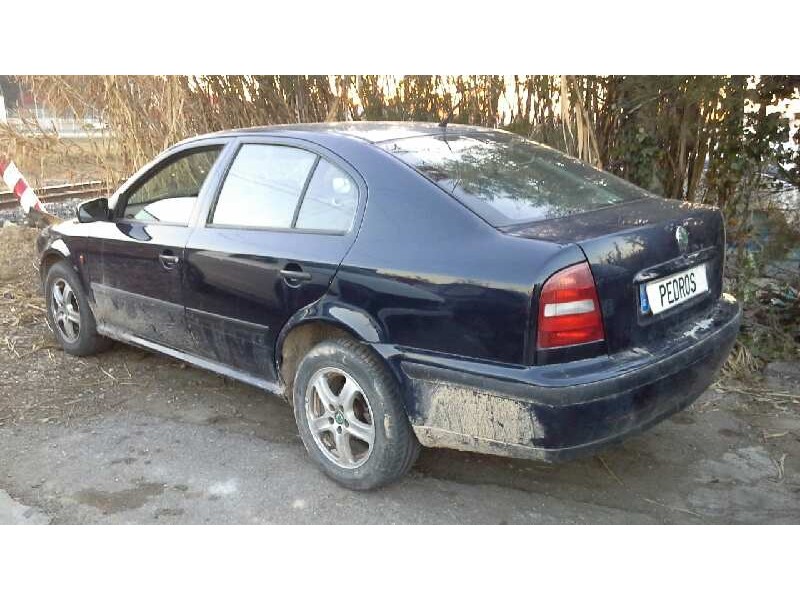 skoda octavia berlina (1u2) del año 1999