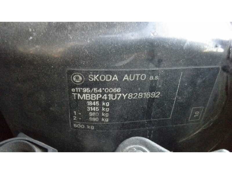 skoda octavia berlina (1u2) del año 1999