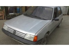 peugeot 205 berlina del año 1986 2