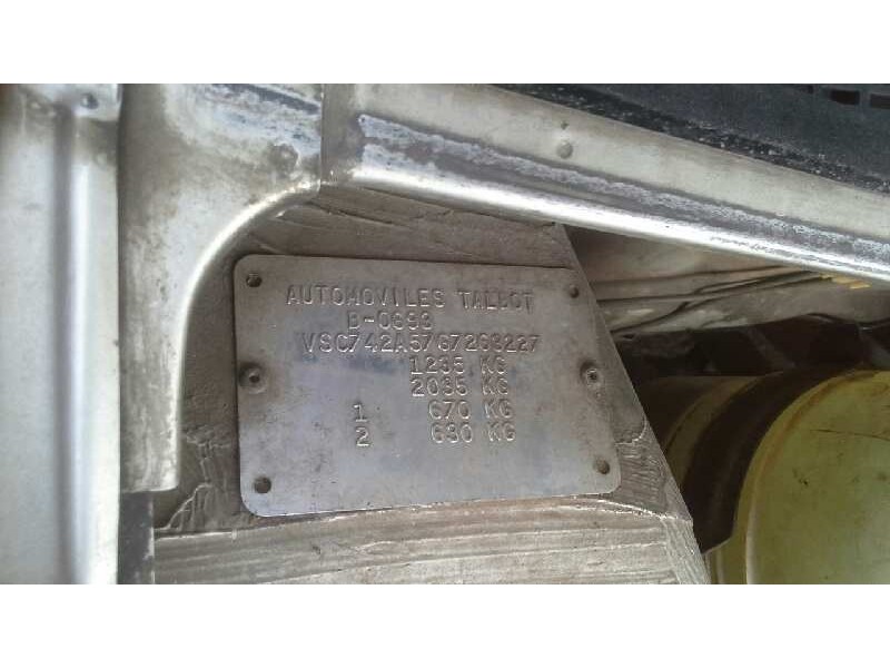 peugeot 205 berlina del año 1986