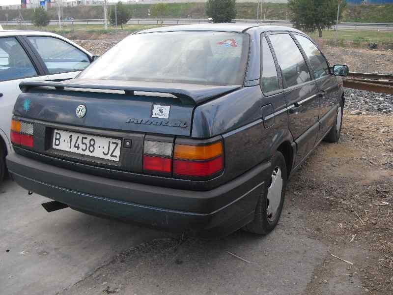 volkswagen passat berlina (312) del año 1989