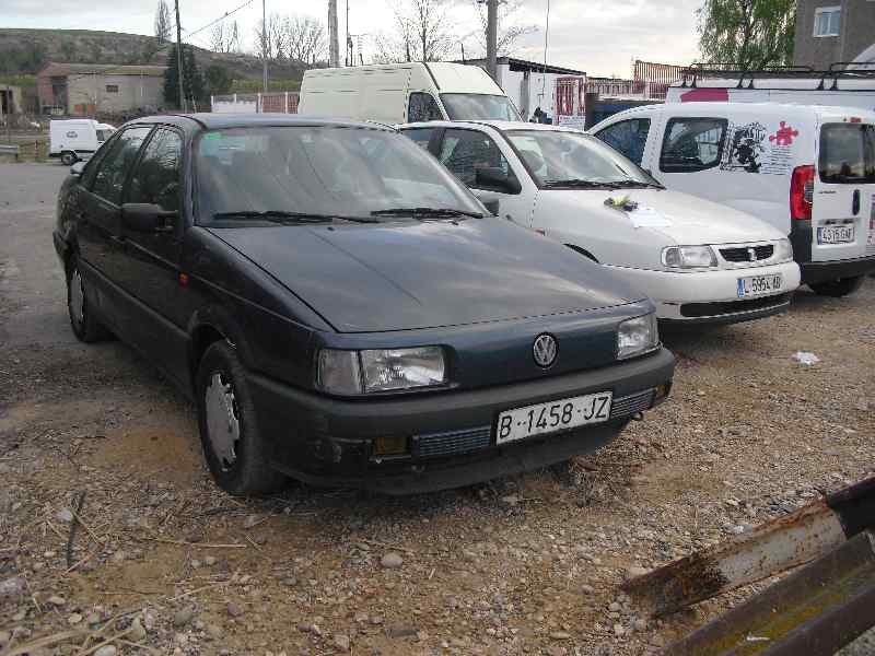 volkswagen passat berlina (312) del año 1989