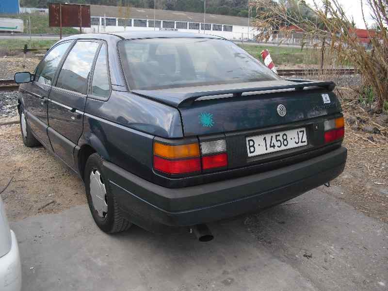 volkswagen passat berlina (312) del año 1989
