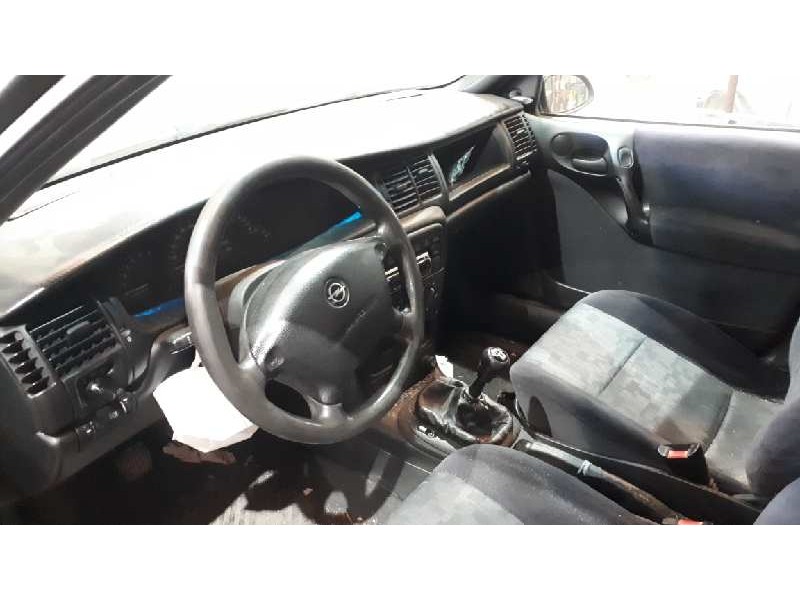 opel vectra b berlina del año 1997