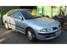 mitsubishi carisma berlina 5 (da0) del año 2000