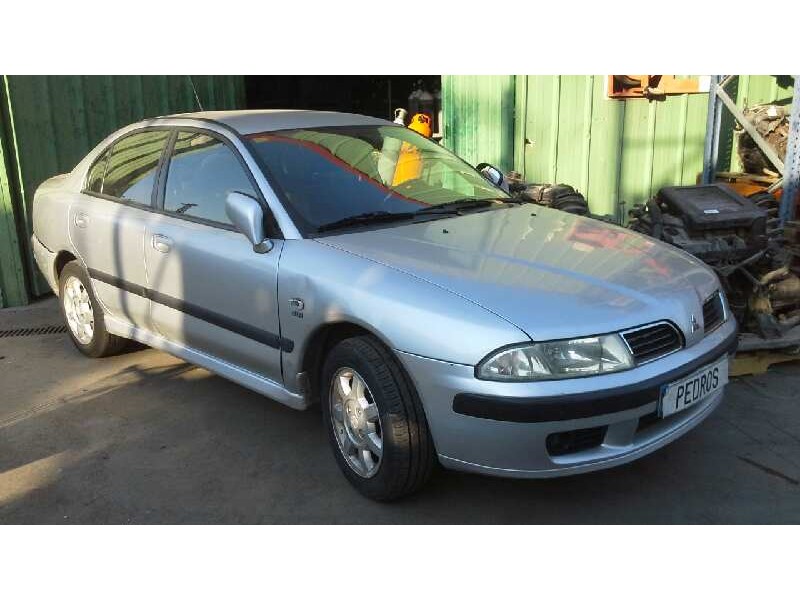 mitsubishi carisma berlina 5 (da0) del año 2000