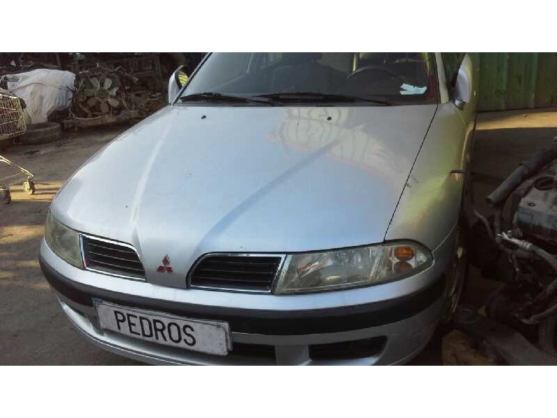 mitsubishi carisma berlina 5 (da0) del año 2000