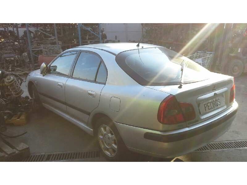 mitsubishi carisma berlina 5 (da0) del año 2000