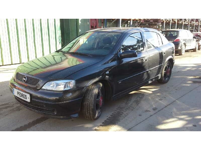 opel astra g berlina del año 2000