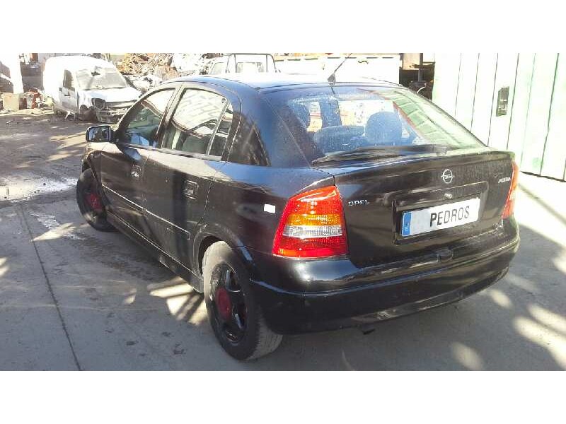 opel astra g berlina del año 2000